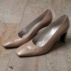 Charles Jourdan heel